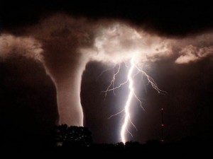 110413-NOAA-tornado-02-public-domain-e1380110391394